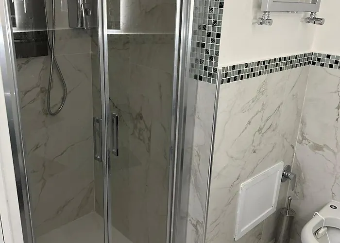 Moya 2 - In Lejlighed Rom